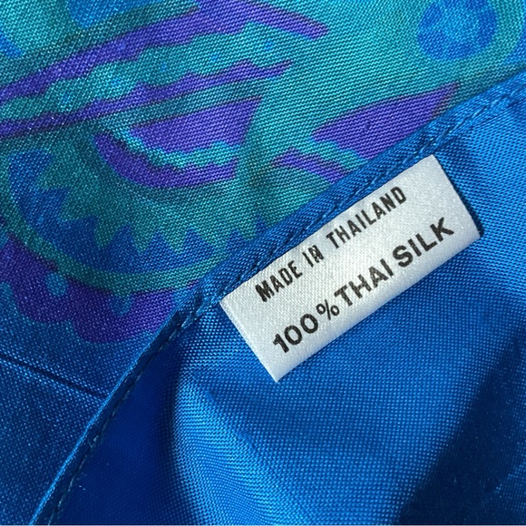 Beautiful Thai silk scarf, New 34”x35” - Picture 2 of 5